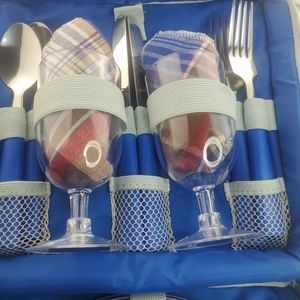 Picnic Plus Peyton Hybrid Sling with Insulated Cooler Section setting for 2